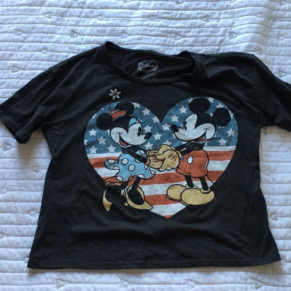 Mickey and Minnie crop shirts - Picture 2 of 5